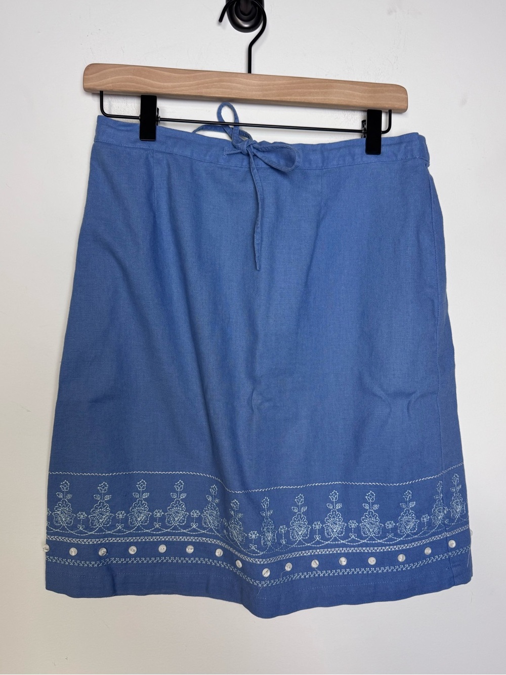 Christopher & Banks blue skirt embroidered M
